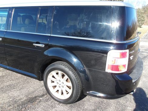 Used 2009 Ford Flex SEL image 36