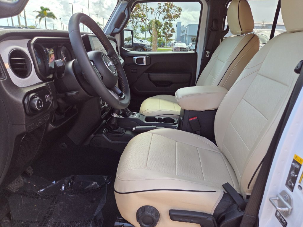 Used 2024 Jeep Gladiator Sport AWD/4WD image 27