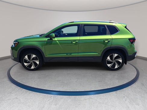 New 2026 Volkswagen Taos SE AWD/4WD image 8