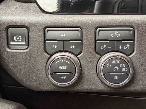 Used 2025 Chevrolet Silverado 2500 LT w/ Convenience Package AWD/4WD image 48