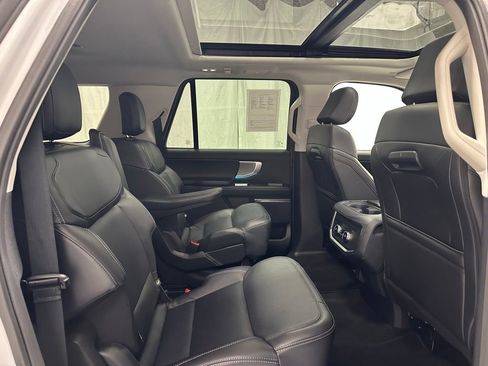 Used 2025 Ford Expedition Max Platinum AWD/4WD image 54
