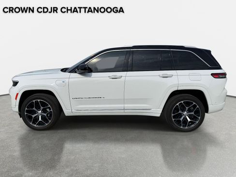 Used 2022 Jeep Grand Cherokee Summit AWD/4WD image 2