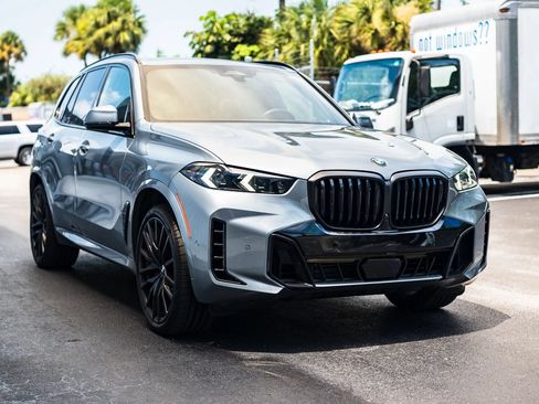 Used 2026 BMW X5 sDrive40i w/ M Sport Package RWD image 12