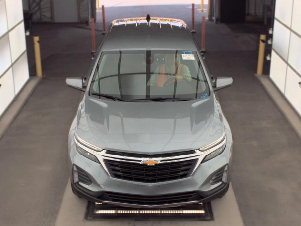 Used 2024 Chevrolet Equinox LT FWD image 2