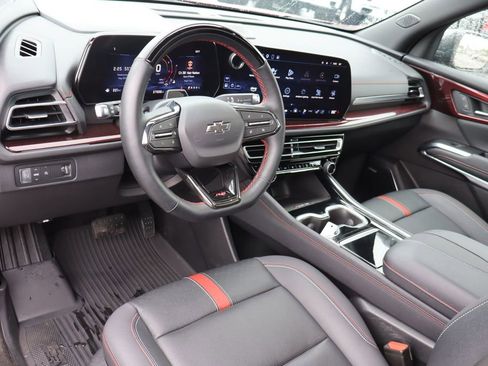 Used 2024 Chevrolet Traverse RS w/ LPO, Floor Liner Package FWD image 5