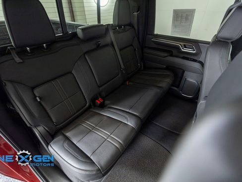Used 2025 Chevrolet Silverado 2500 High Country w/ Technology Package AWD/4WD image 39