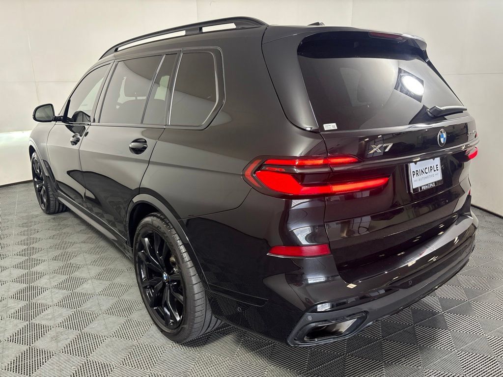 Certified 2026 BMW X7 xDrive40i w/ M Sport Package AWD/4WD image 7