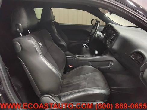 Used 2017 Dodge Challenger R/T Scat Pack RWD image 13