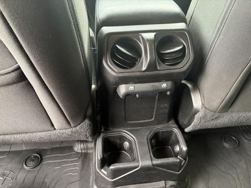Used 2020 Jeep Wrangler Unlimited Sport AWD/4WD image 21