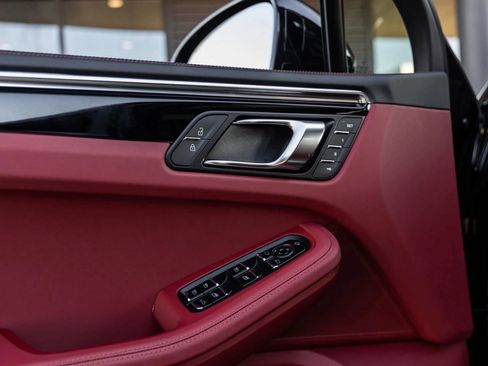 New 2026 Porsche Macan image 68