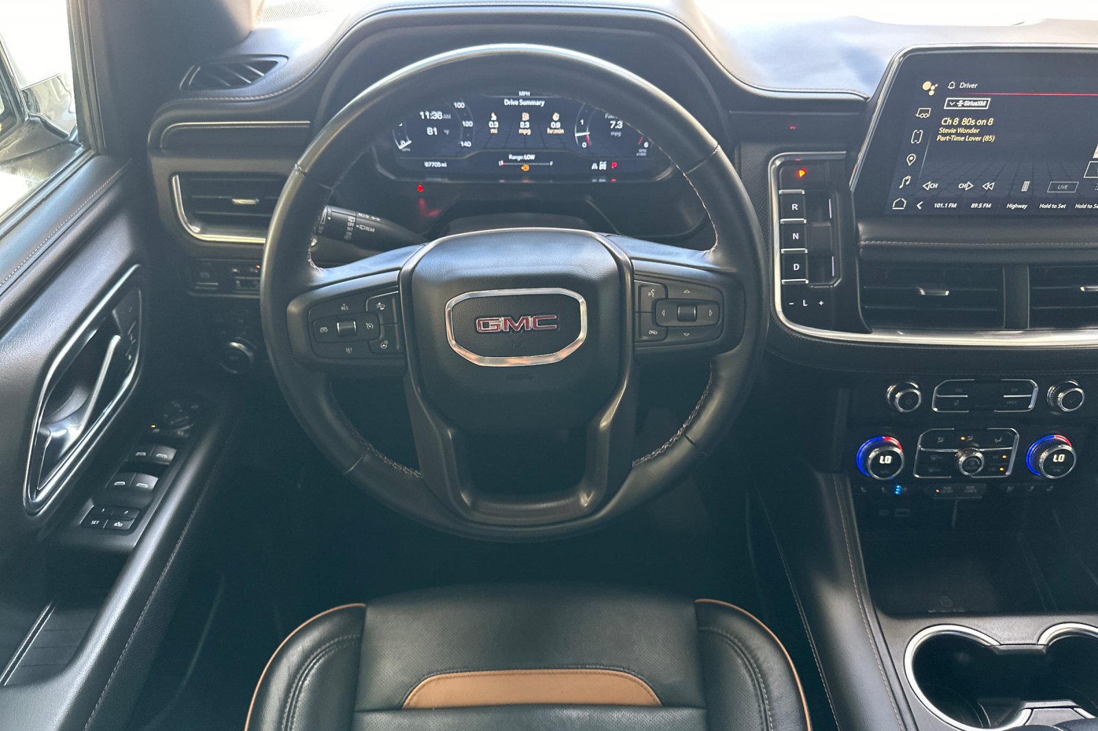 Used 2024 GMC Yukon AT4 w/ Technology Package AWD/4WD image 14