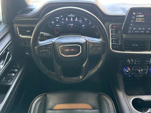 Used 2024 GMC Yukon AT4 w/ Technology Package AWD/4WD image 14