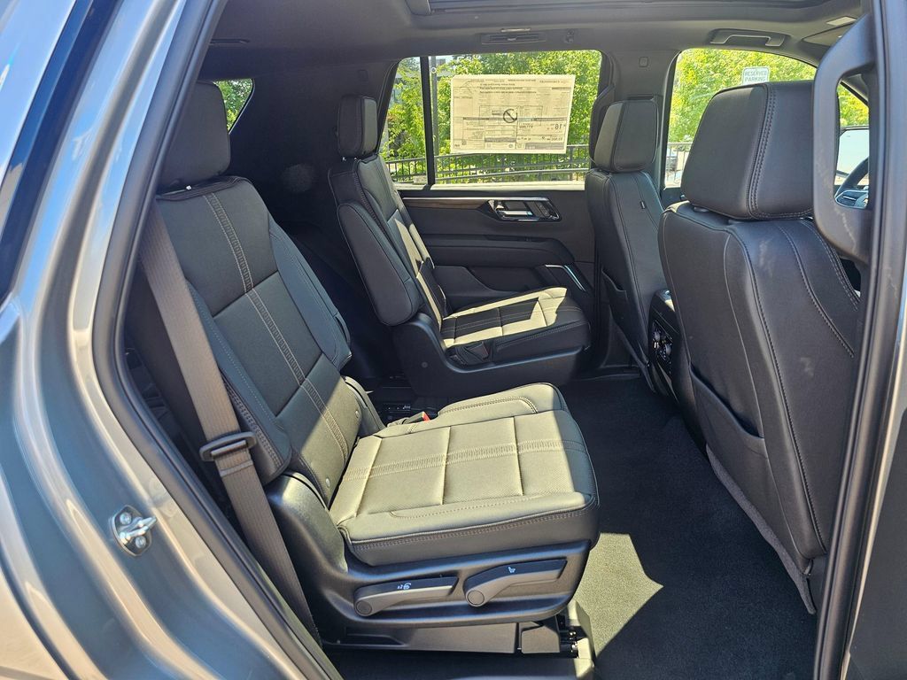New 2026 Chevrolet Tahoe High Country AWD/4WD image 12