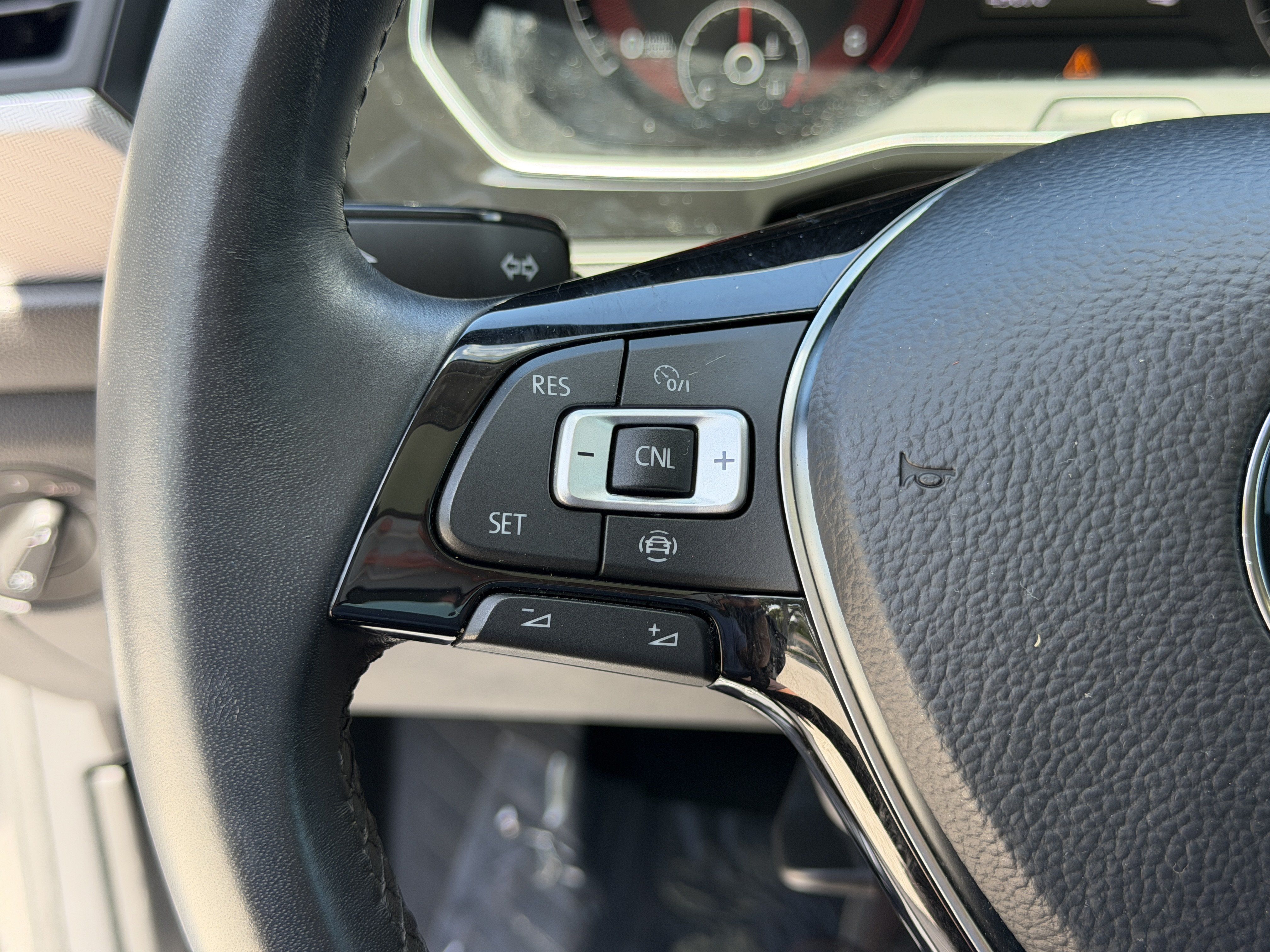 Used 2019 Volkswagen Jetta SE w/ Cold Weather Package FWD image 29