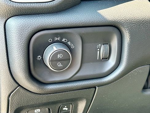 New 2026 RAM 1500 Big Horn w/ Night Edition AWD/4WD image 15