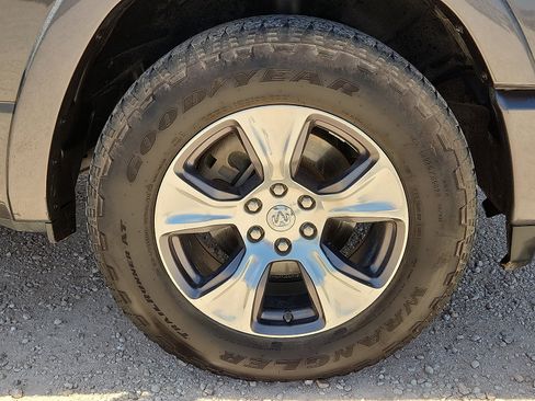Used 2019 RAM 1500 Laramie w/ Sport Appearance Package AWD/4WD image 7