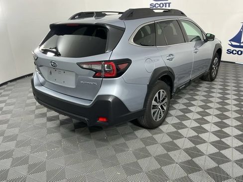 Used 2024 Subaru Outback Premium AWD/4WD image 6
