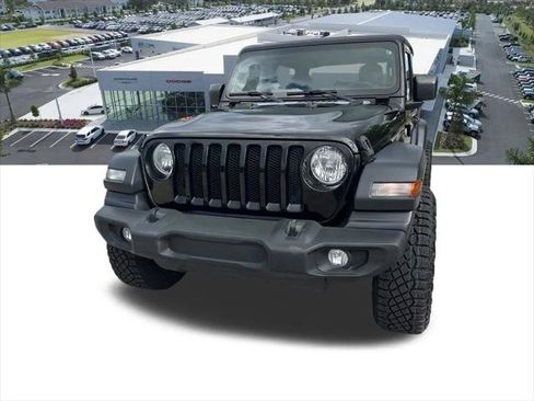 Certified 2018 Jeep Wrangler Sport AWD/4WD image 4