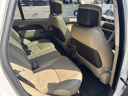 Used 2018 Land Rover Range Rover HSE AWD/4WD image 16