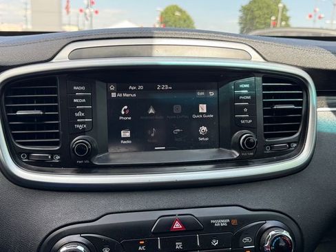 Used 2020 Kia Sorento LX image 18