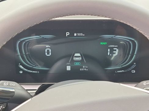 Used 2024 Kia Niro EX FWD image 12
