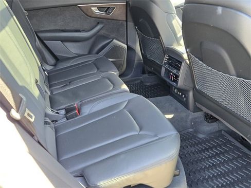 Used 2019 Audi Q8 Prestige w/ Luxury Package image 15