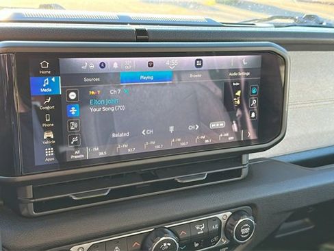 Used 2024 Jeep Wrangler Unlimited w/ Convenience Group image 16