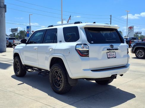 Certified 2023 Toyota 4Runner SR5 Premium w/ Moonroof Package AWD/4WD image 2