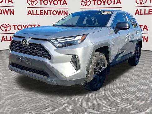 Used 2025 Toyota RAV4 LE AWD/4WD image 3