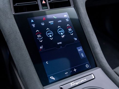 Certified 2024 Porsche Taycan GTS image 28