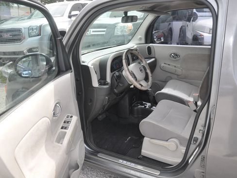 Used 2010 Nissan Cube 1.8 SL w/ Interior Designer Pkg FWD image 7