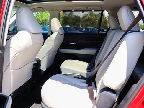 Used 2026 Toyota Grand Highlander AWD image 11