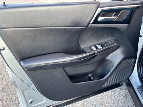 Used 2022 Mitsubishi Outlander SE image 30