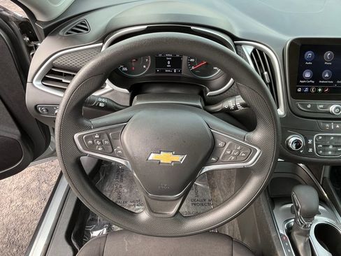 Used 2025 Chevrolet Malibu LT image 12