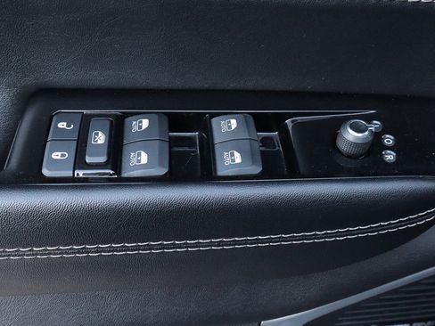 Used 2024 Jeep Wagoneer Series II w/ Flexible Seating Group AWD/4WD image 16