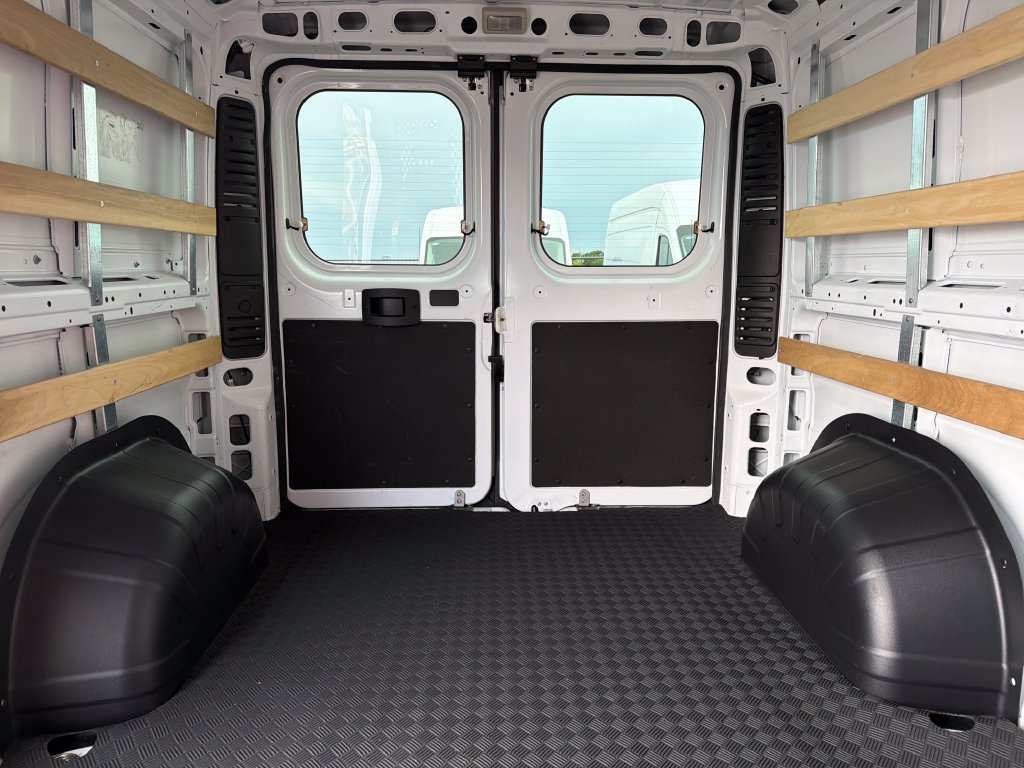 Used 2025 RAM ProMaster 2500 w/ U-Haul Equipment Group FWD image 20