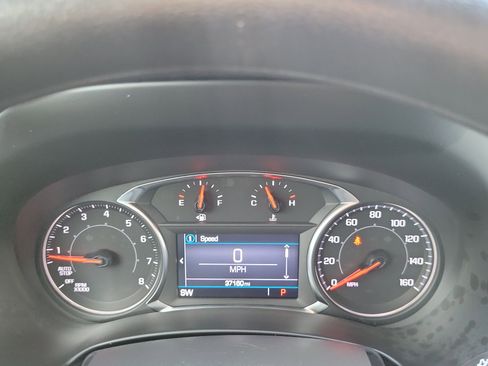 Used 2024 GMC Terrain SLE w/ Driver Convenience Package FWD image 28