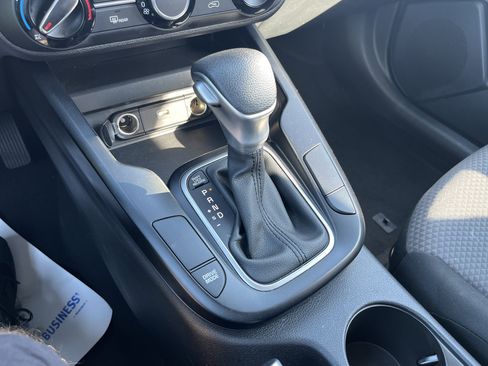 Used 2025 Kia Soul LX w/ LX Technology Package FWD image 27