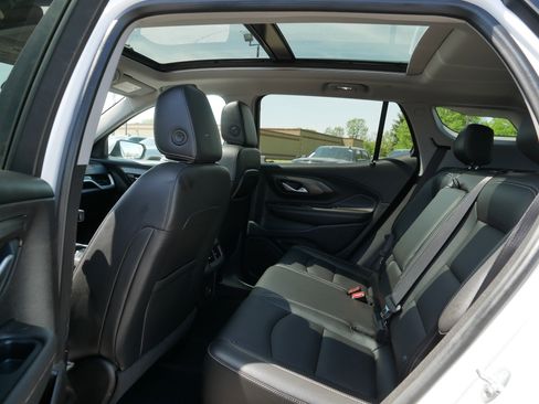 Used 2022 GMC Terrain SLT w/ Infotainment Package II AWD/4WD image 35