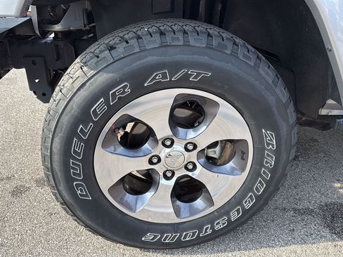 Used 2016 Jeep Wrangler Sahara w/ Connectivity Group AWD/4WD image 14