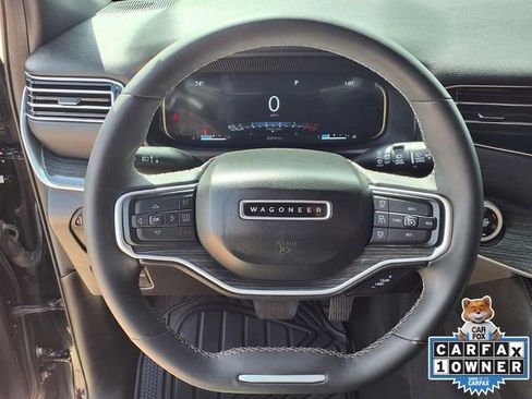 Used 2022 Jeep Wagoneer Series II AWD/4WD image 5