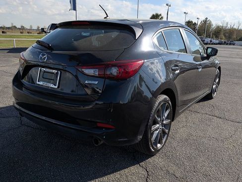 Used 2018 MAZDA MAZDA3 Touring FWD image 4