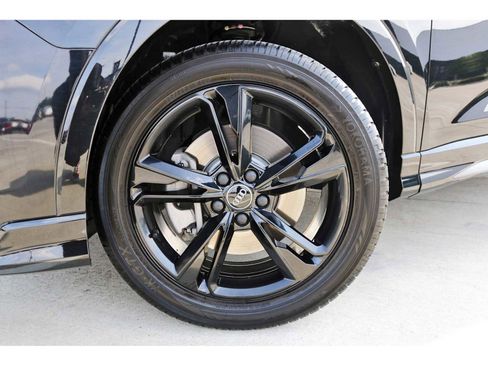 Used 2020 Audi Q3 2.0T Premium Plus w/ Premium Plus Package image 31