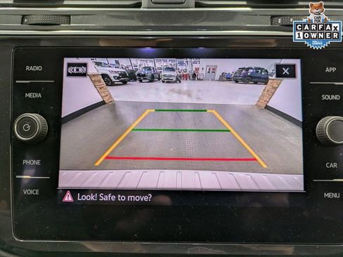 Used 2022 Volkswagen Tiguan SE w/ Panoramic Sunroof Package image 15