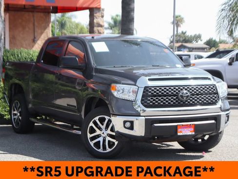 Used 2018 Toyota Tundra SR5 w/ SR5 Upgrade Package AWD/4WD image 2