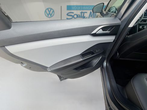 Used 2023 Volkswagen Taos SE FWD image 25