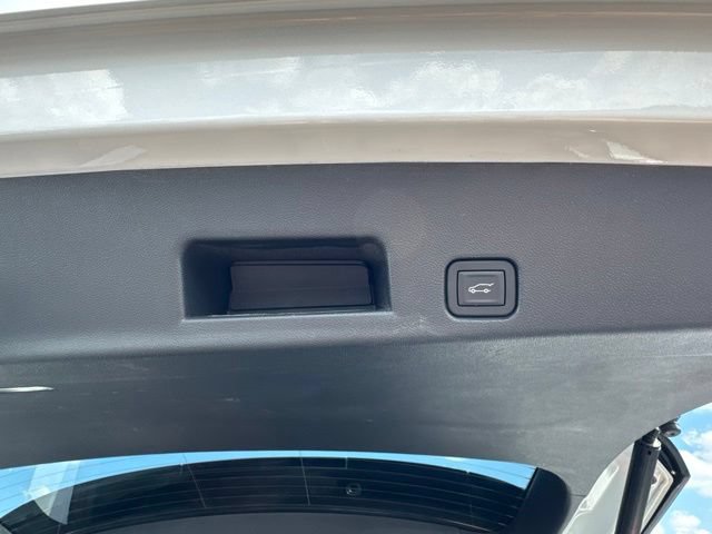 Used 2025 Buick Enclave Preferred AWD/4WD image 6