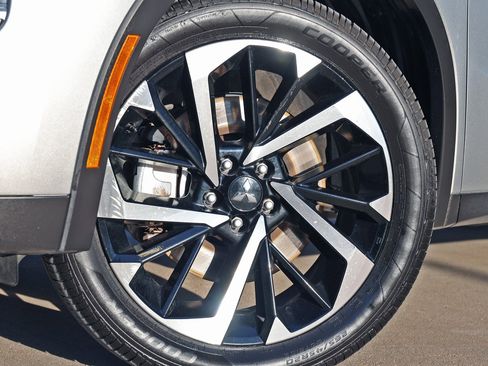 Used 2022 Mitsubishi Outlander ES image 11