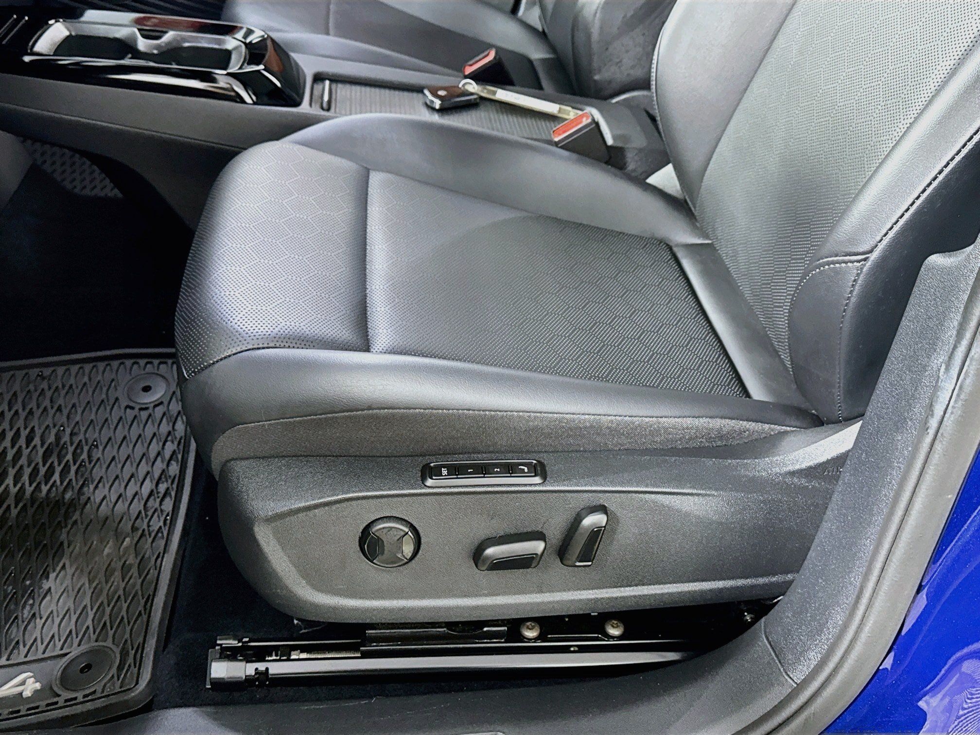 Used 2022 Volkswagen ID.4 Pro S w/ Gradient Package RWD image 22