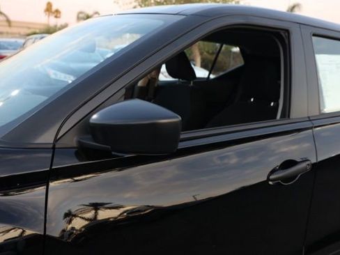 New 2025 Nissan Kicks Play S image 12